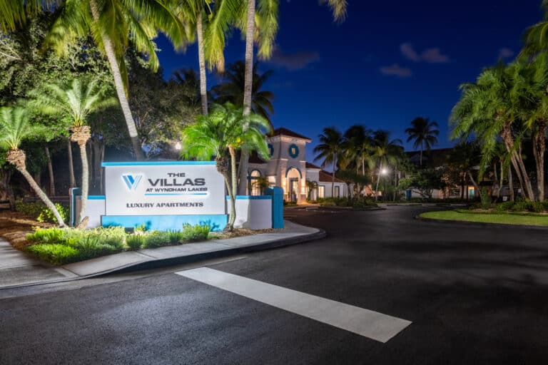 Luxury apartments in Coral Springs, FL.